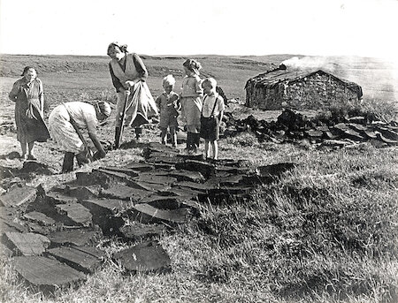 If peat banks were distant, workers could stay at huts on the moorland for a few days while working. This was done especially Lewis, by far the largest landmass in the three archipelagoes.